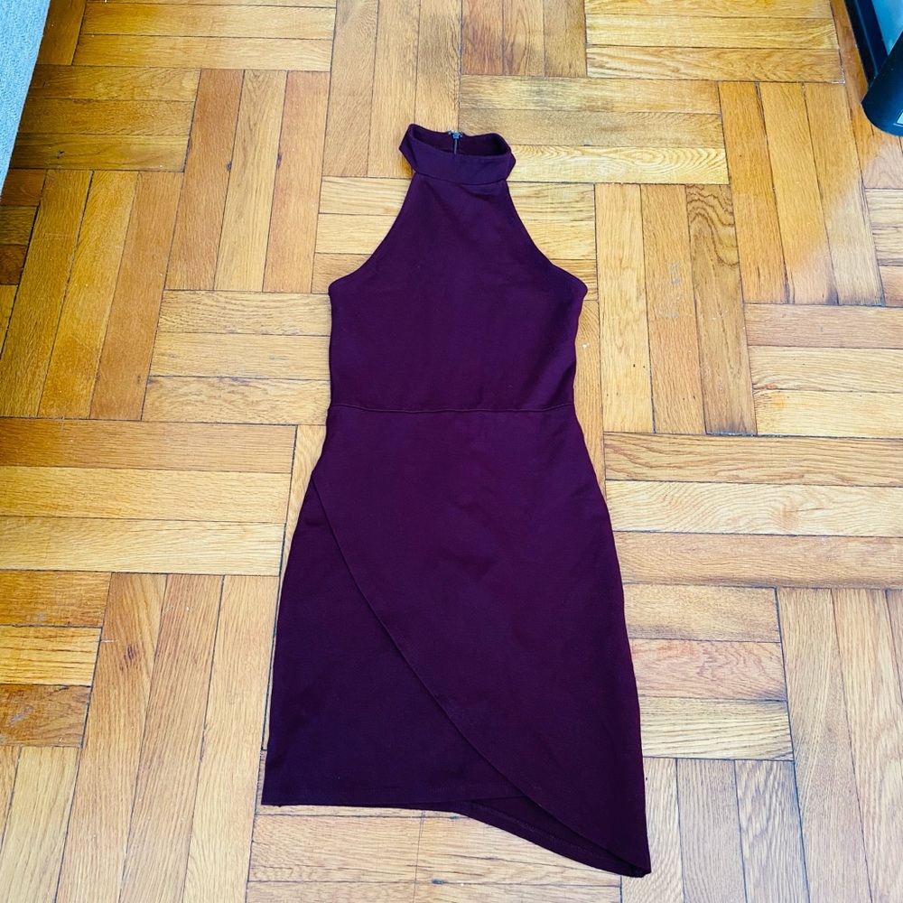 Forever 21 Elegant Burgundy Halter Dress - Size Medium - Picture 4 of 11